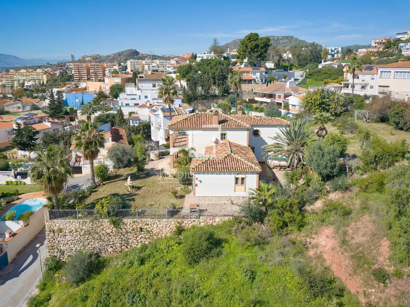 Vista exterior de Casa o chalet en venta en Rincón de la Victoria con Jardín privado, Terraza y Balcón