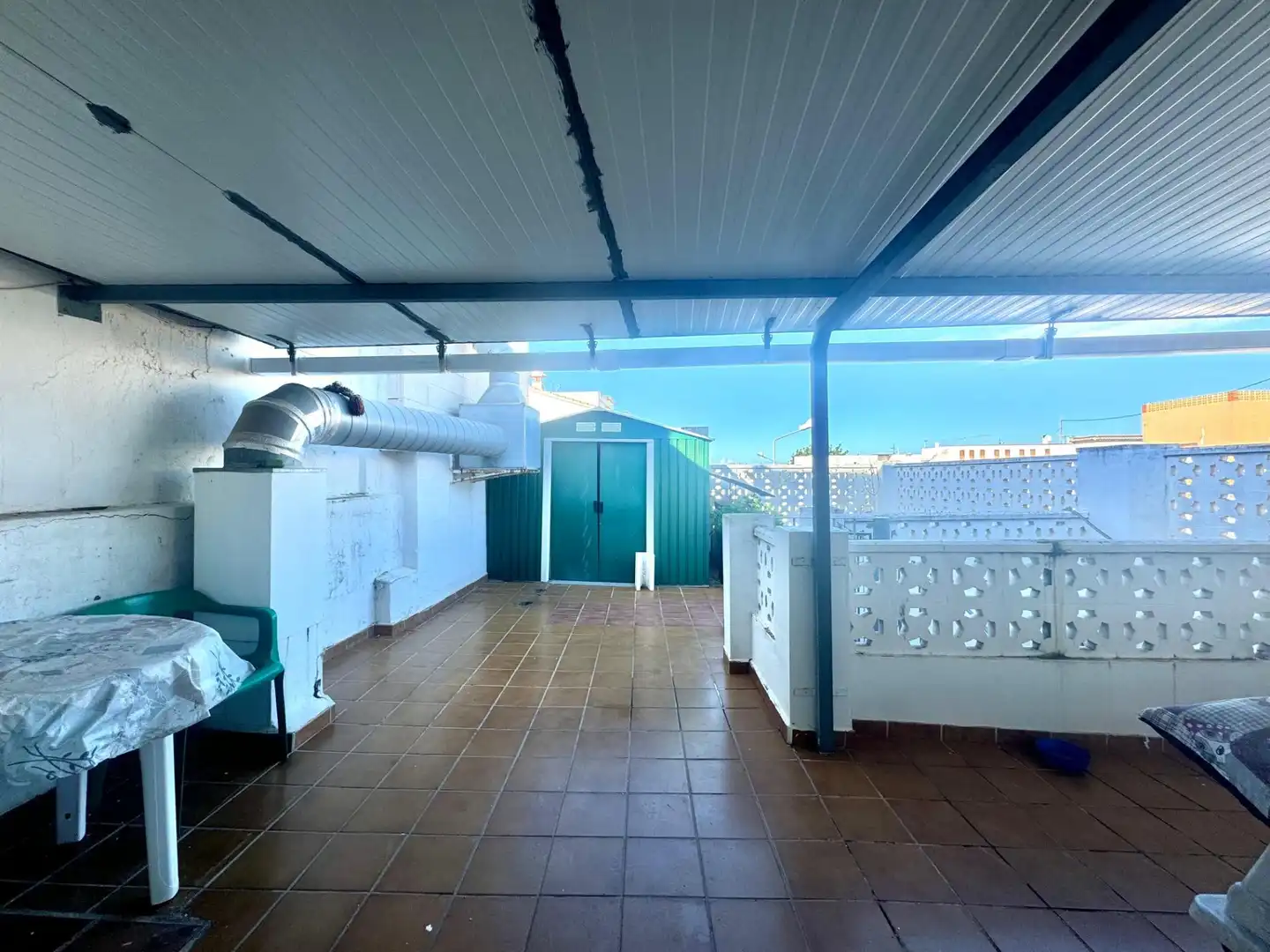 Terrasse von Geschaftsraum zum Verkauf in Oliva mit Klimaanlage