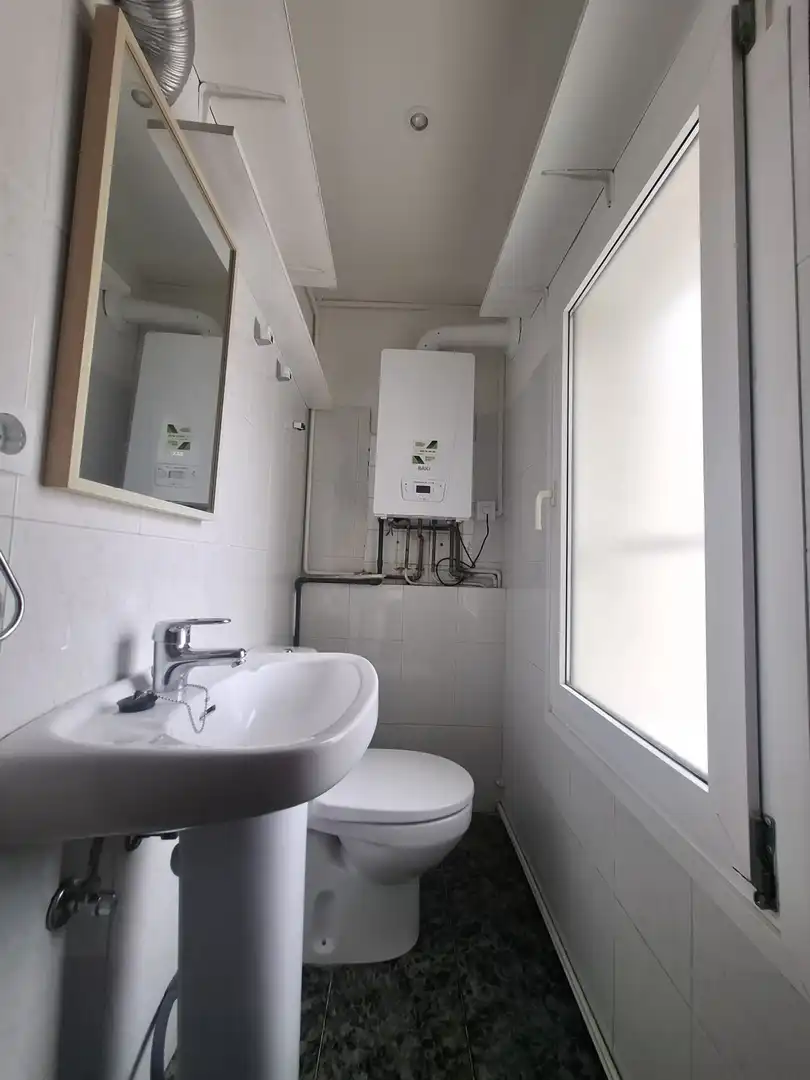 Bathroom of Flat for rent in Gijón   with Heating