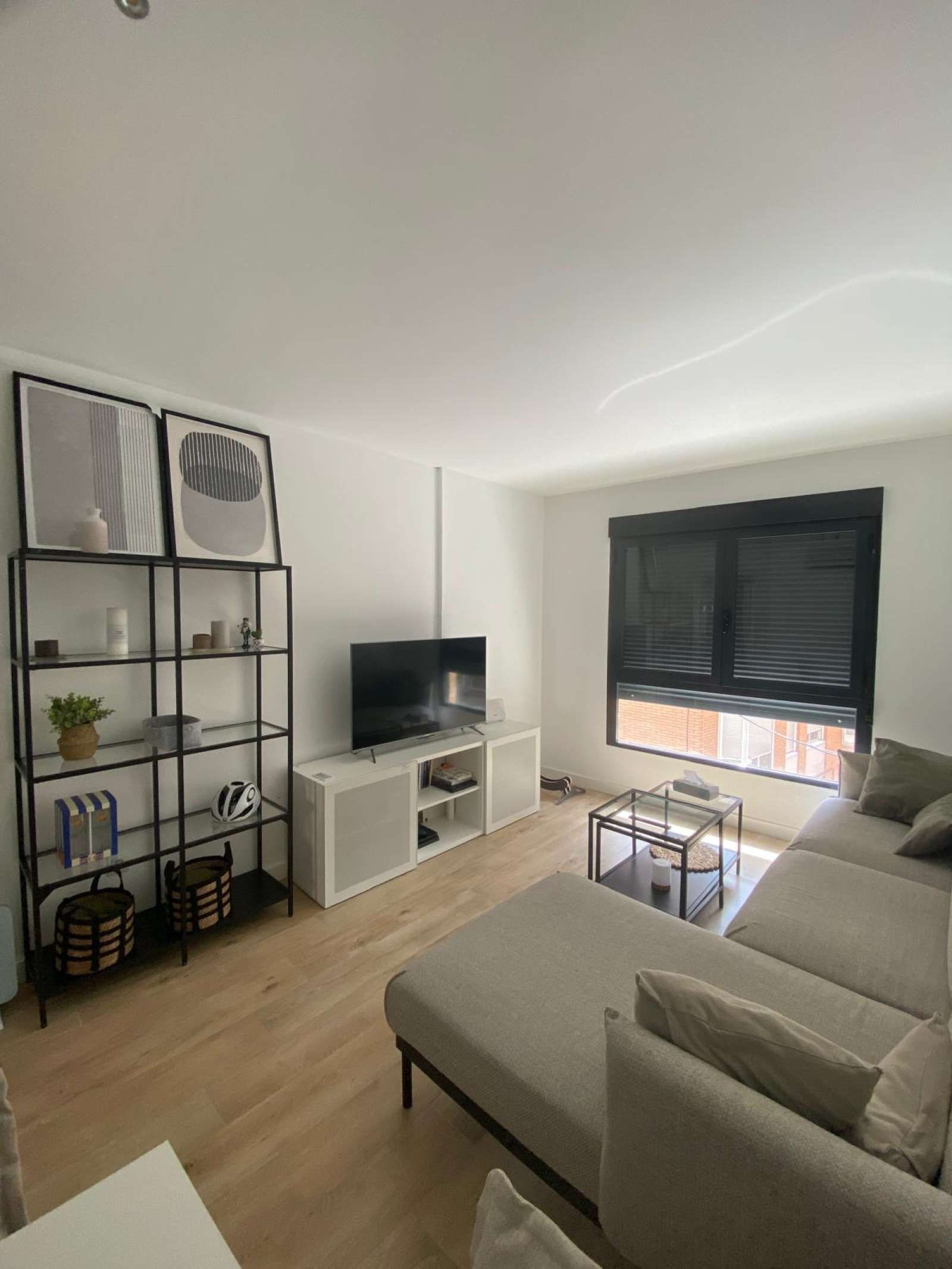 Living room of Apartment to share in  Madrid Capital  with Air Conditioner, Heating and Terrace