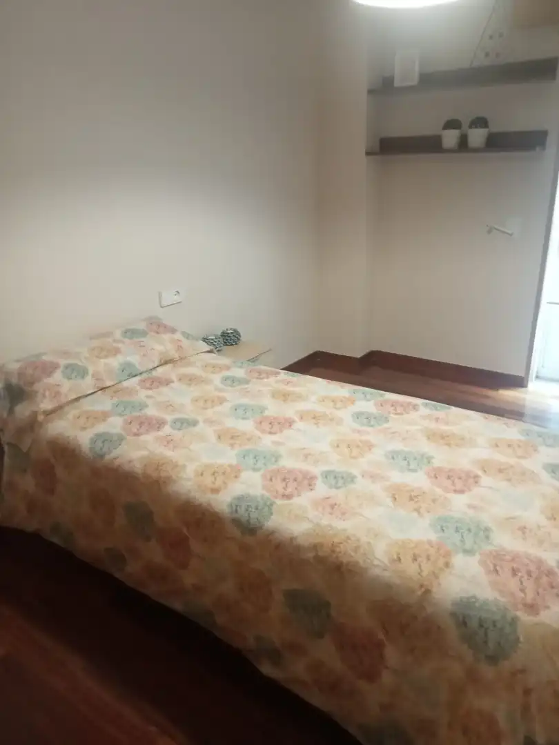 Bedroom of Flat for rent in Santiago de Compostela   with Heating, Parquet flooring and Terrace