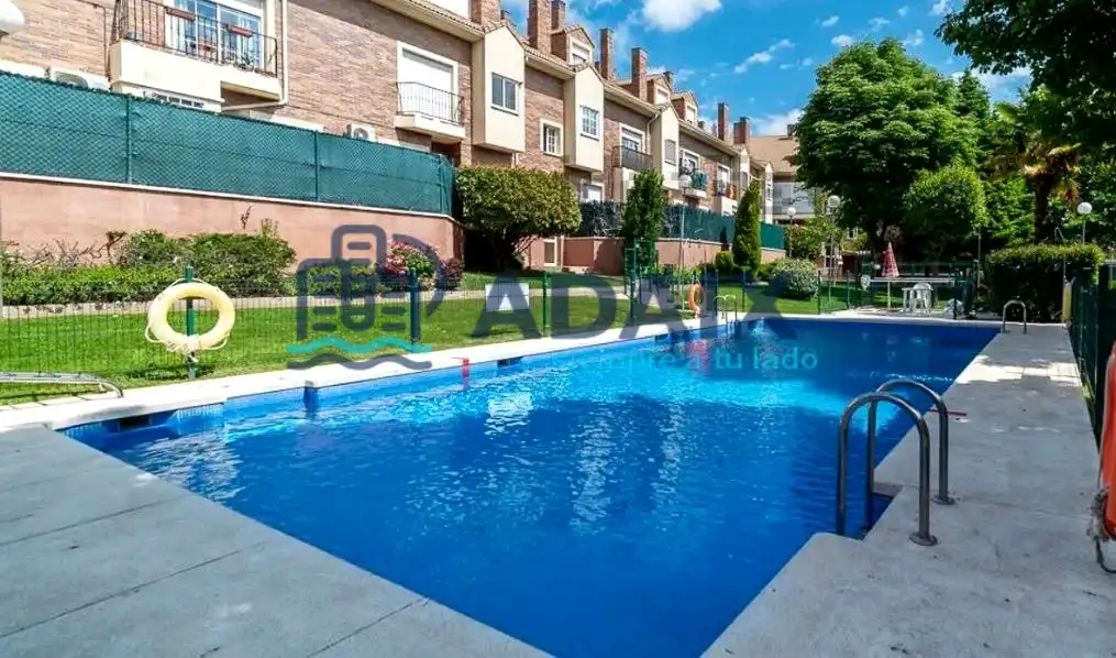 Piscina de Planta baja en venta en Arroyomolinos (Madrid) con Aire acondicionado, Trastero y Piscina comunitaria