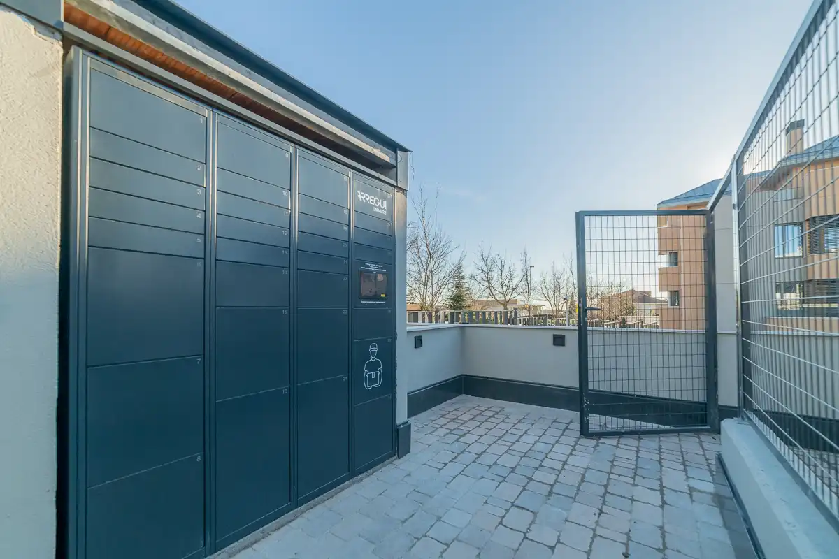 Parking de Dúplex en venta en Majadahonda con Aire acondicionado, Calefacción y Jardín privado
