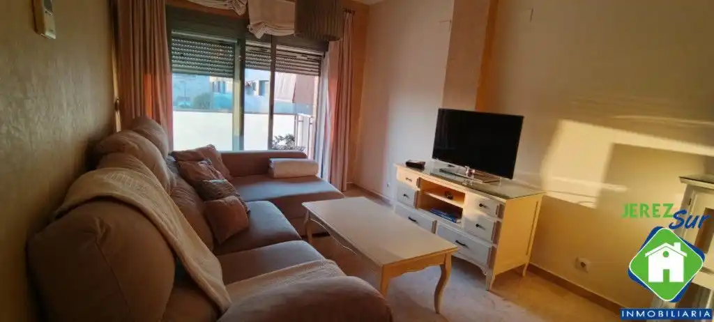 Sala d'estar de Pis en venda en Jerez de la Frontera amb Aire condicionat, Terrassa i Piscina comunitària