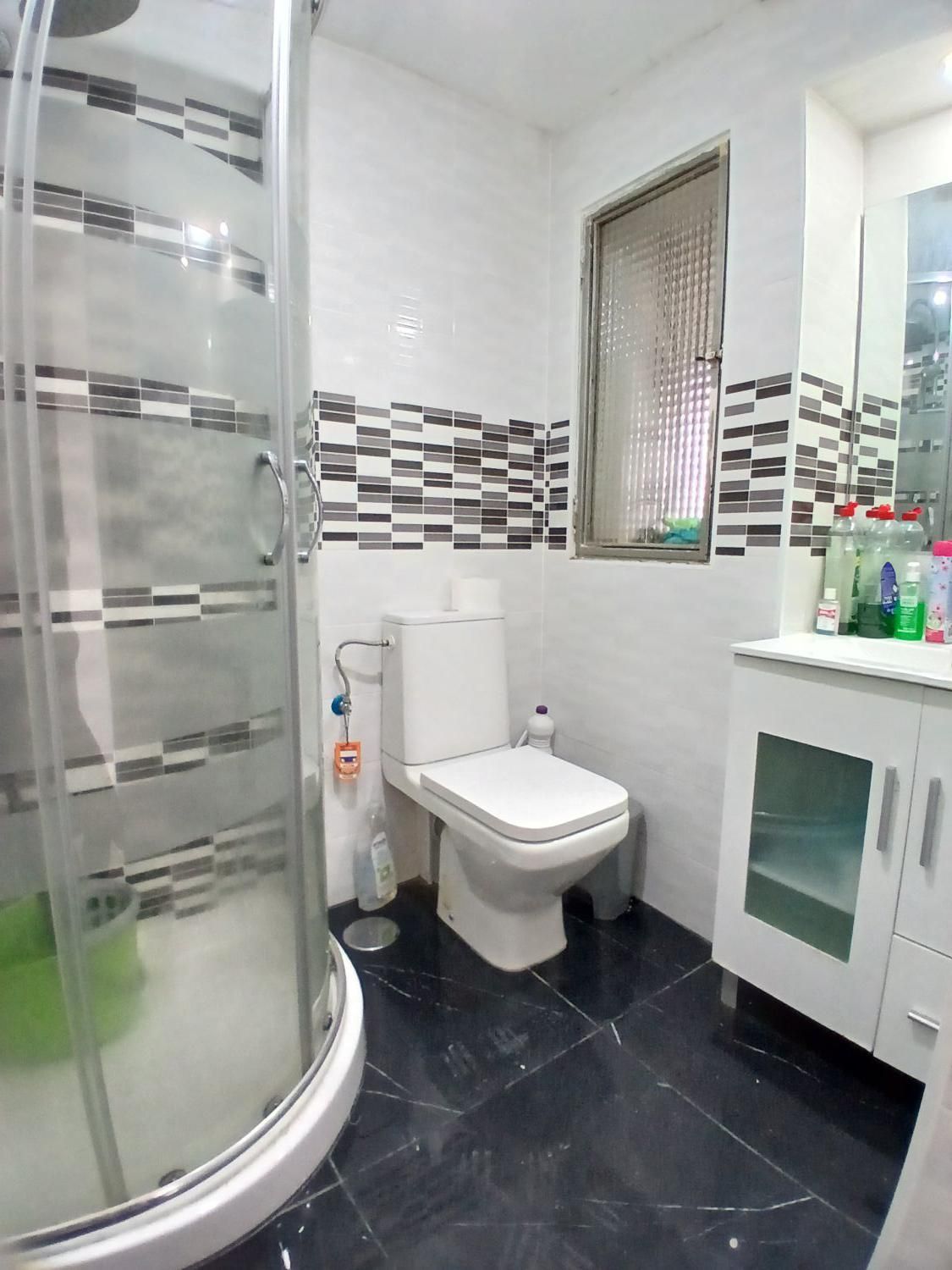 Baño de Piso en venta en  Madrid Capital con Aire acondicionado
