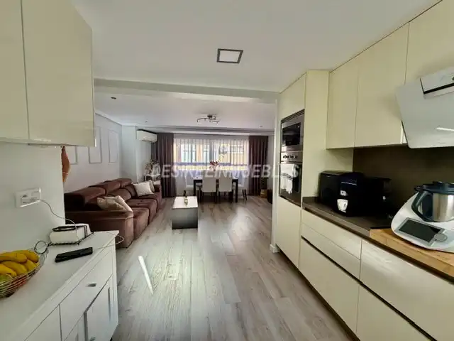 Piso con terraza en venta en Carrer dels Plàtans, imagen 4