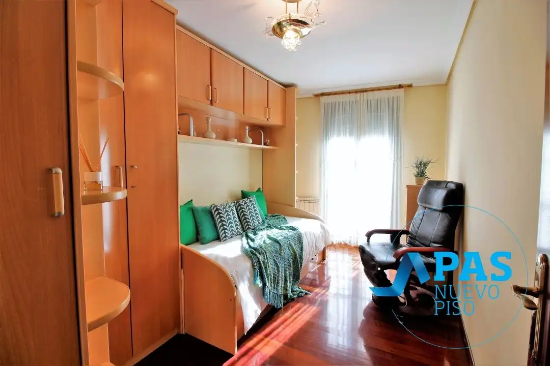 Flat for sale in Calle Justicia, Cuatro Caminos