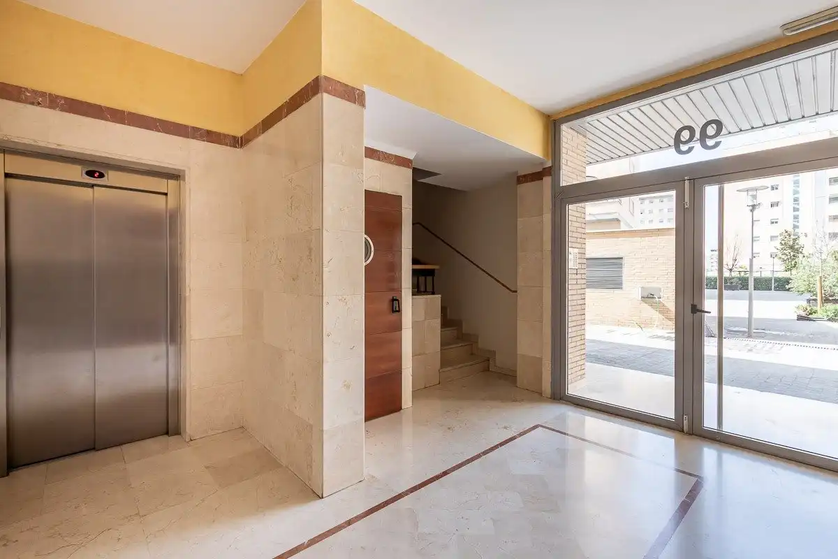 Flat for rent in Avenida DE LA ILUSTRACION, Campus de la Salud