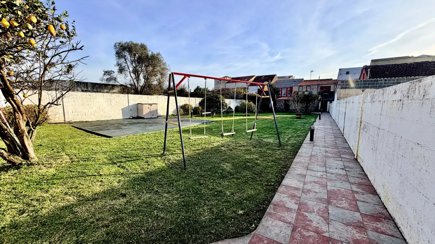 Jardí de Casa o xalet en venda en Mugardos amb Calefacció, Terrassa i Traster