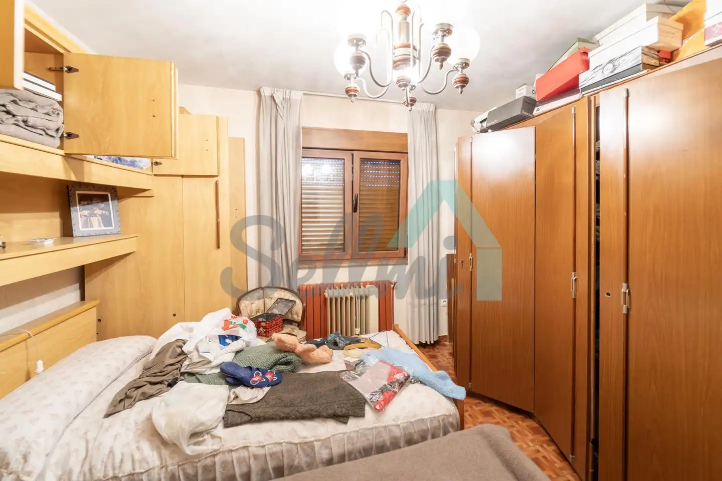 Dormitori de Casa adosada en venda en Oviedo  amb Calefacció, Terrassa i Traster