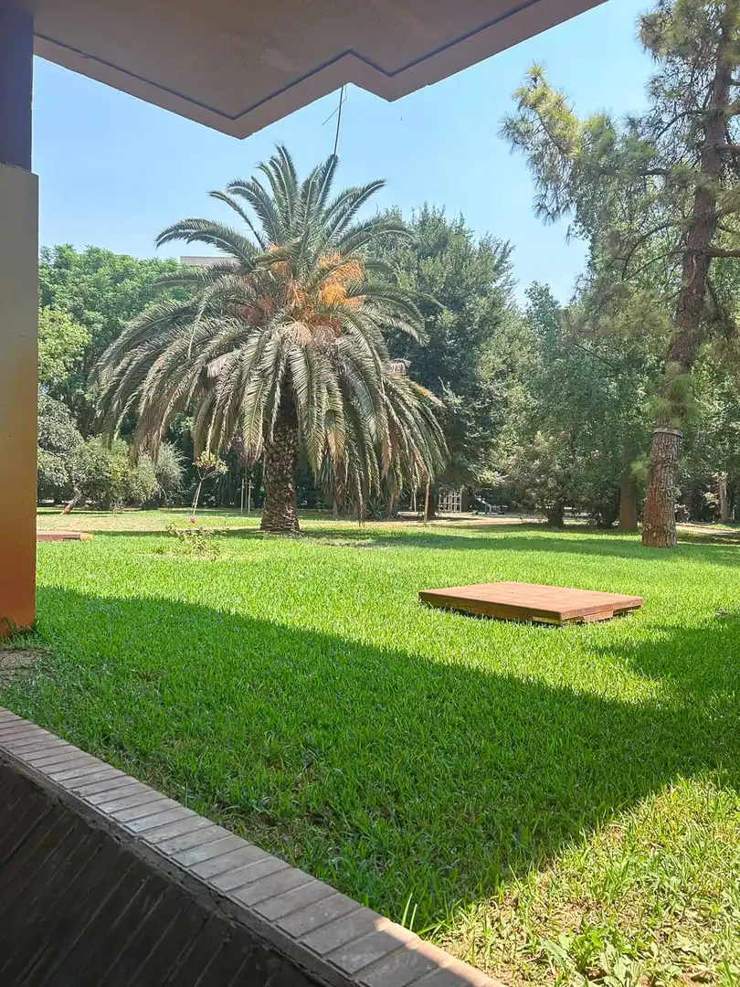 Garten von Wohnung zur Miete in Sevilla mit Klimaanlage, Terrasse und Möbliert
