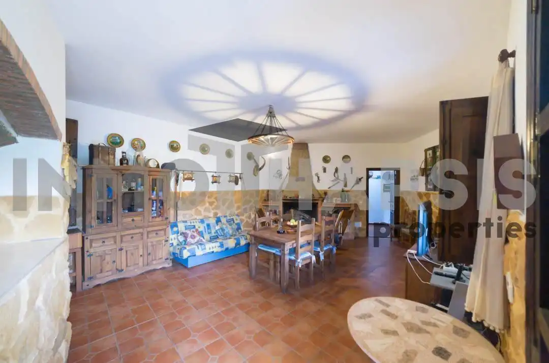 Sala d'estar de Casa o xalet en venda en Abrucena amb Jardí privat, Terrassa i Moblat