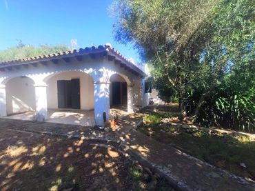 Casa rústica amb jardí en venda a Ciutadella