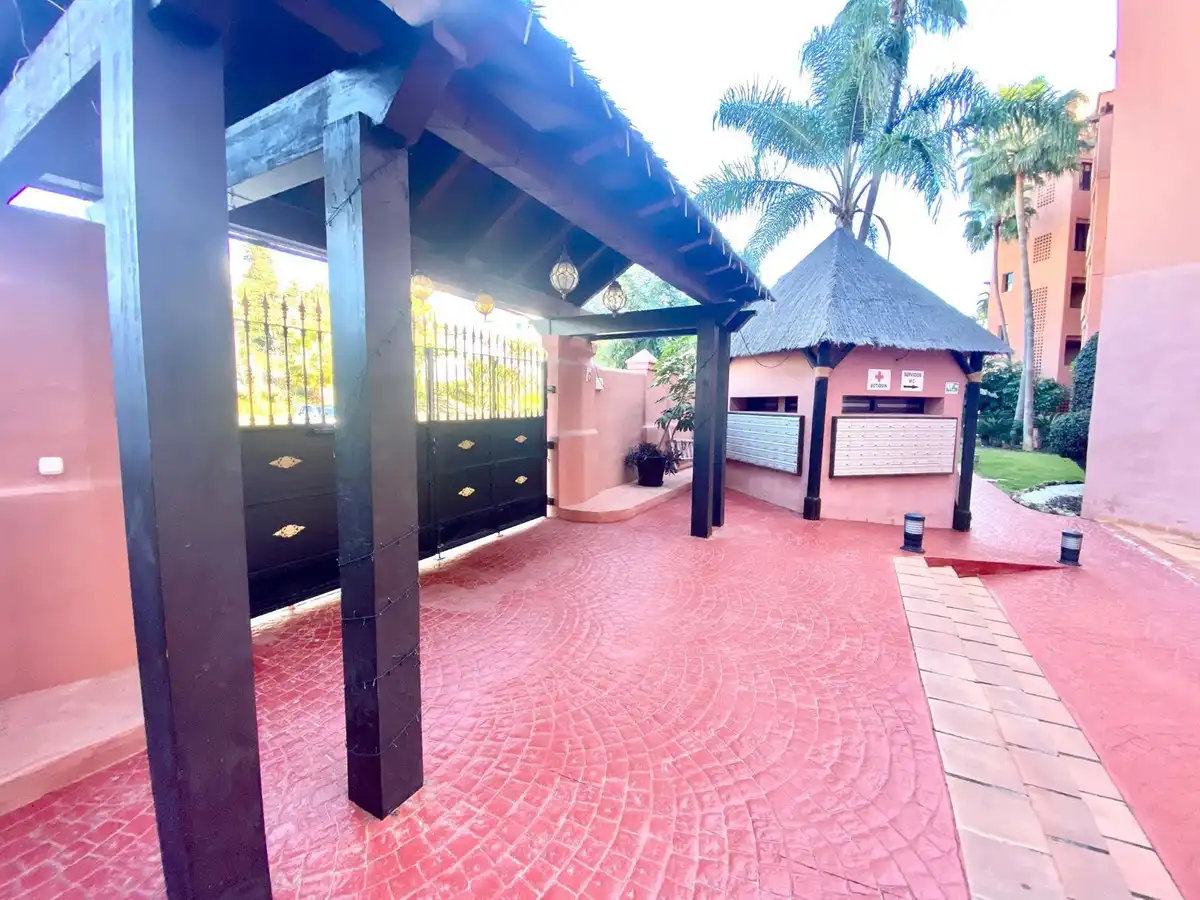 Terrassa de Apartament en venda en Estepona amb Terrassa, Traster i Moblat
