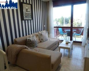 Sala d'estar de Apartament de lloguer en Noja amb Terrassa i Piscina