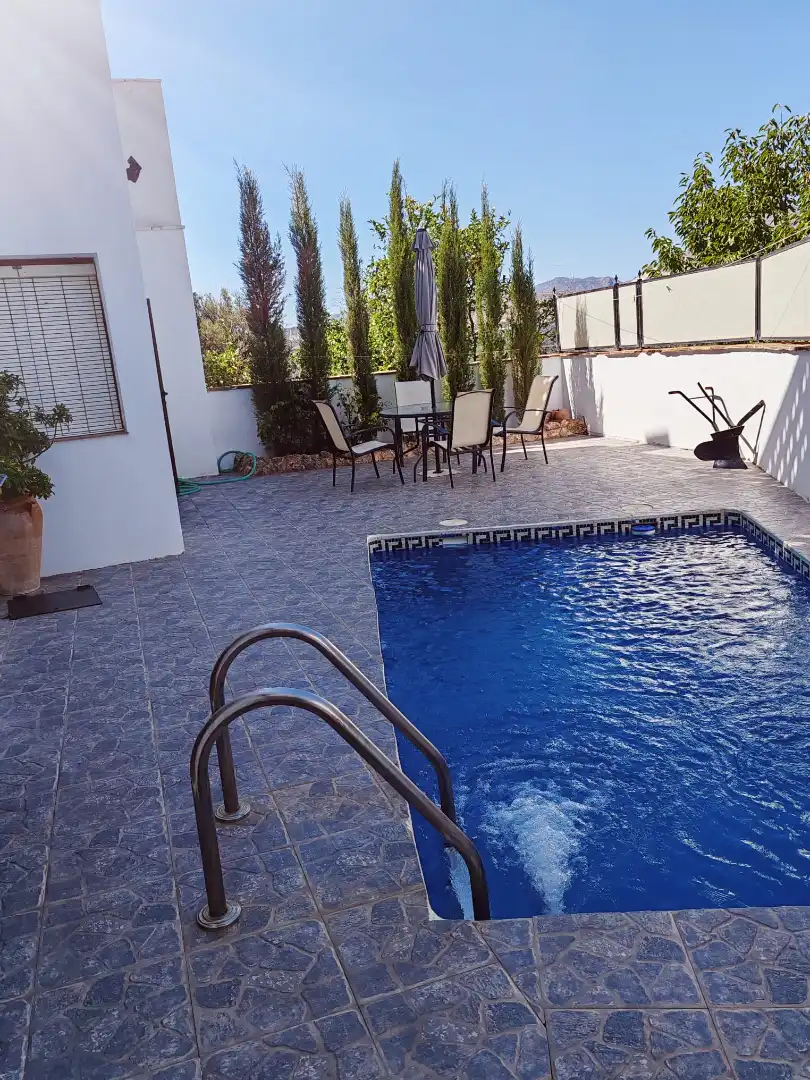 Piscina de Casa adosada en venda en El Pinar amb Terrassa, Moblat i Forn