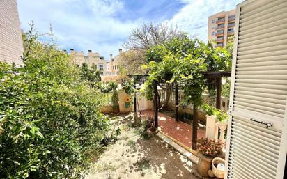 Jardí de Casa o xalet en venda en  Almería Capital amb Aire condicionat, Calefacció i Terrassa