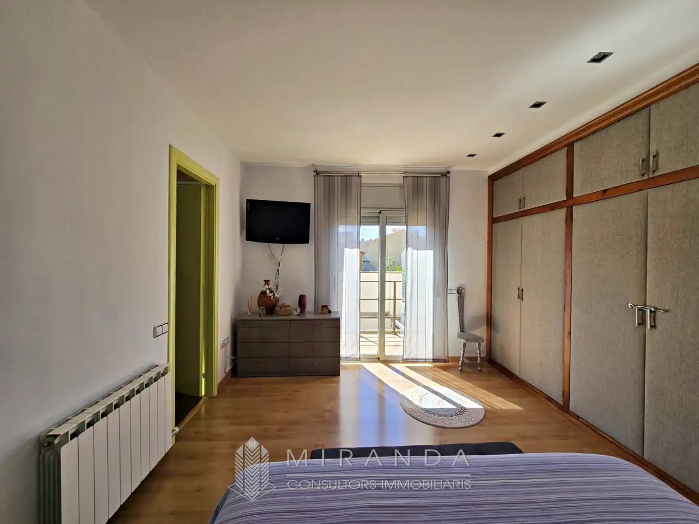Habitación de Casa adosada de alquiler con opción a compra en Breda con Aire acondicionado, Calefacción y Parquet