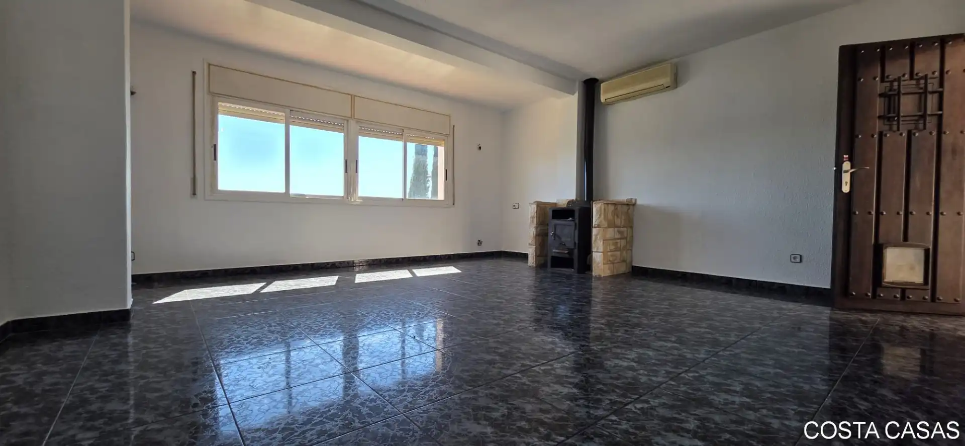 Sala de estar de Casa o chalet en venta en Olivella con Aire acondicionado, Jardín privado y Alarma