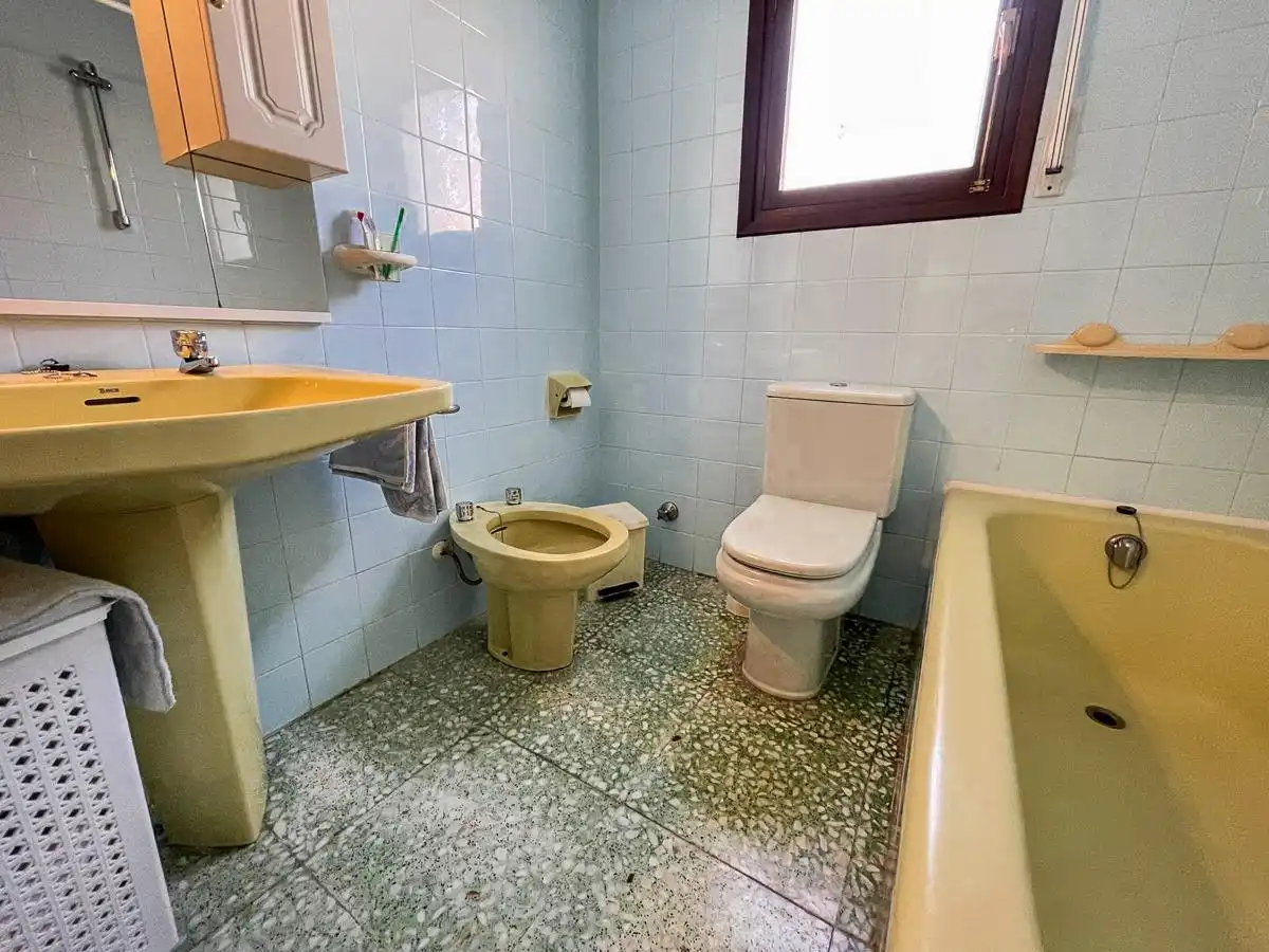 Bany de Casa o xalet en venda en L'Alfàs del Pi amb Terrassa i Piscina