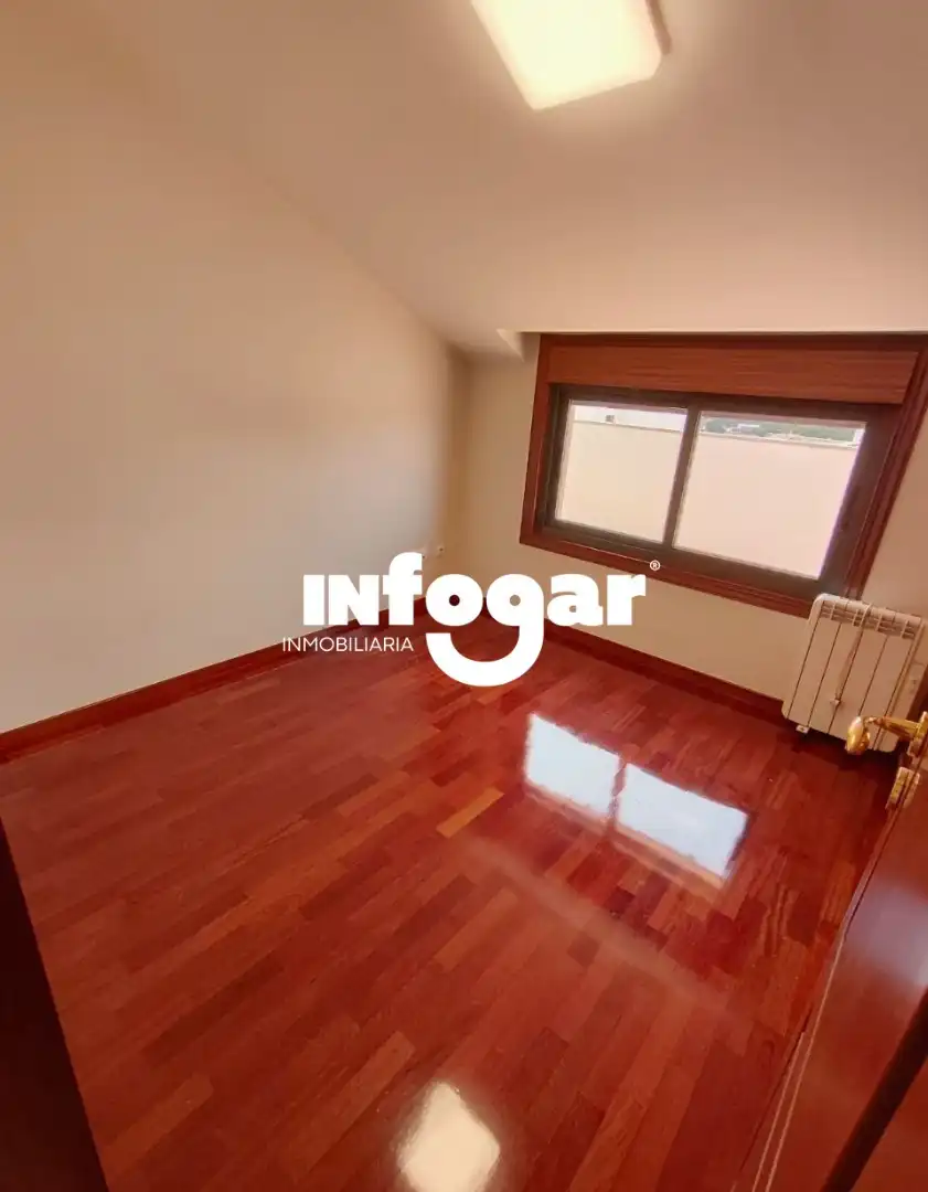 Habitación de Ático de alquiler en O Rosal   con Calefacción, Parquet y Terraza