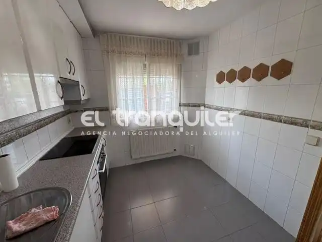 Villa con giardino in affitto a Calle De las hayas, imagen 13