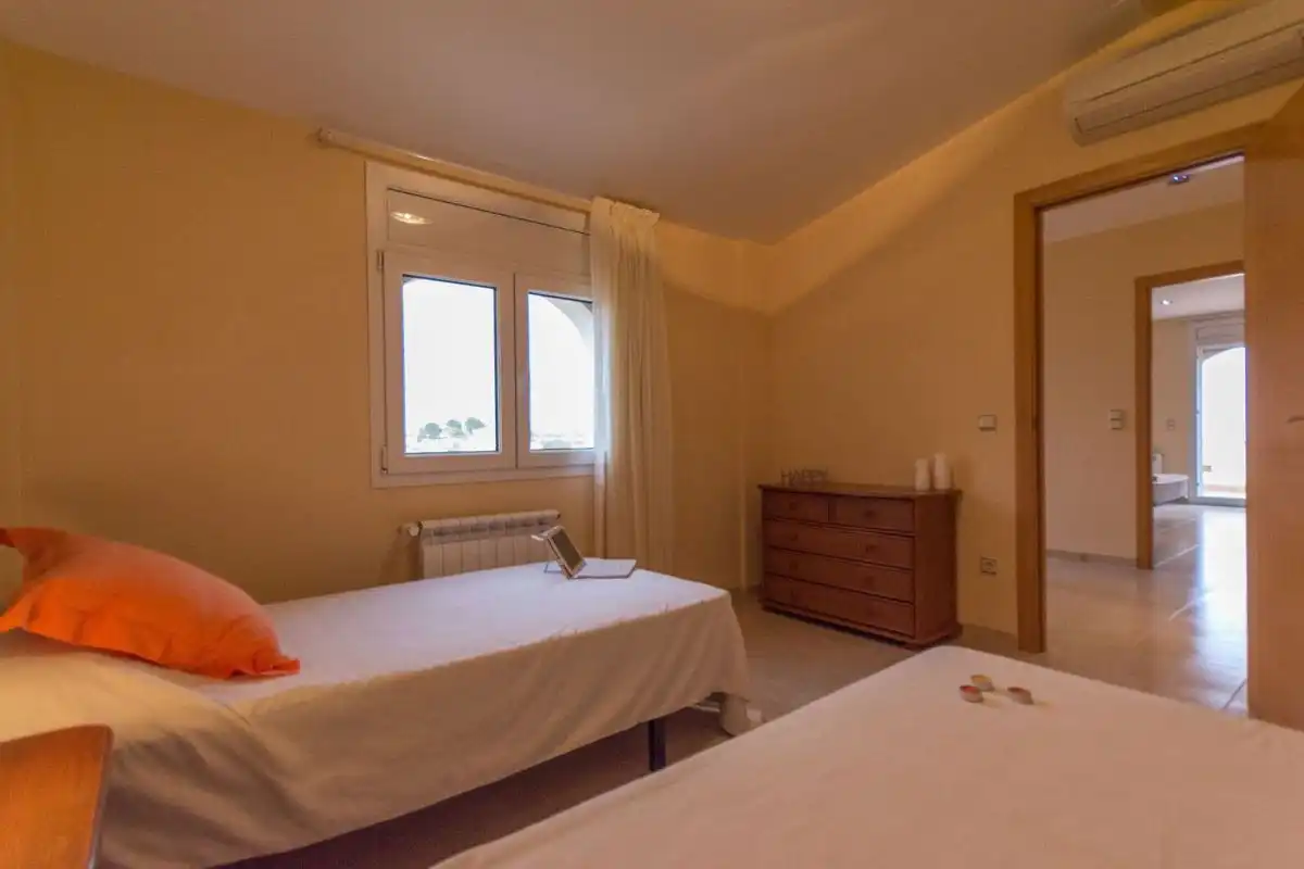 Habitación de Casa o chalet en venta en L'Ampolla con Aire acondicionado, Jardín privado y Terraza