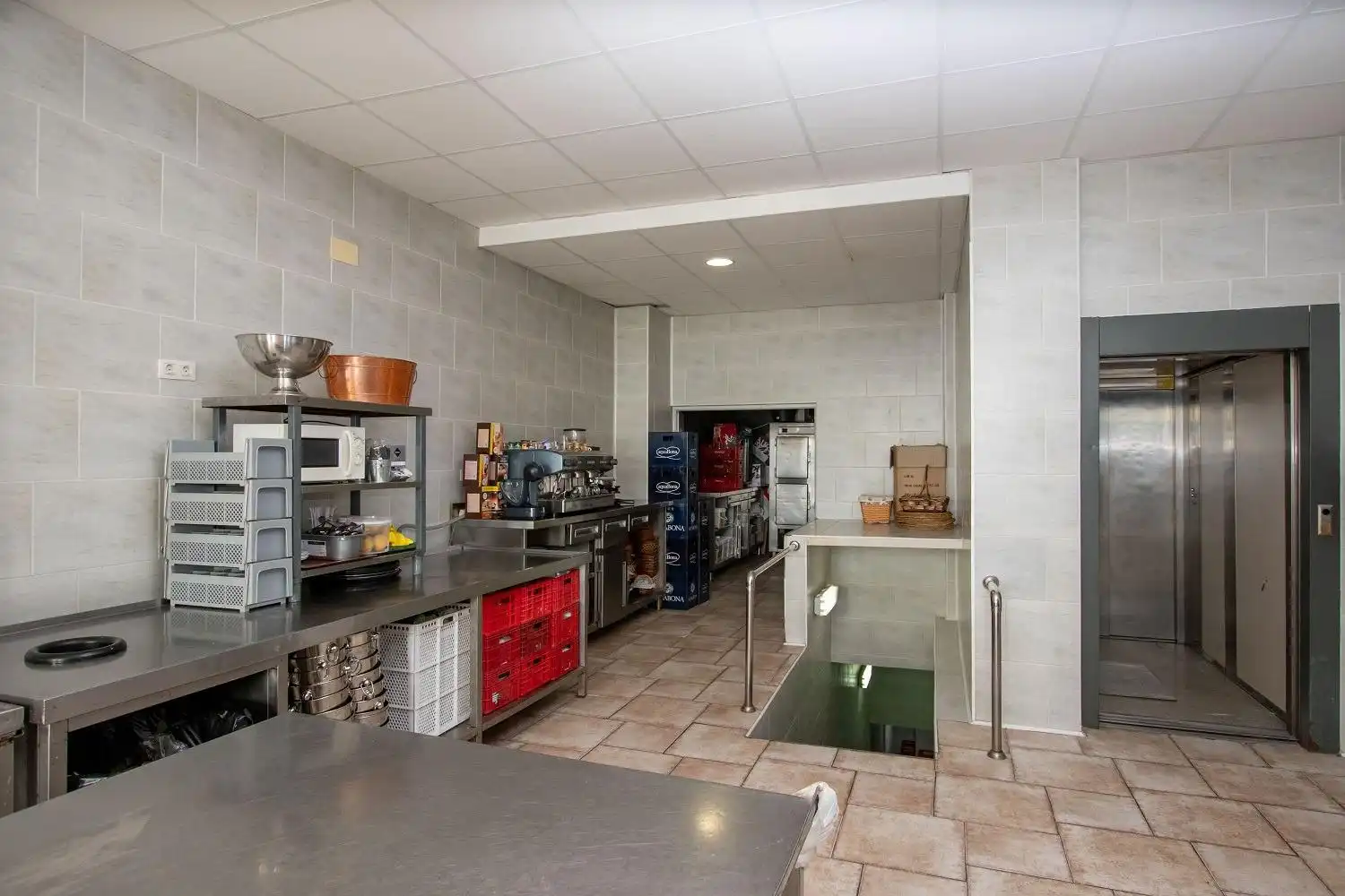 Cocina de Local en venta en Castellón de la Plana / Castelló de la Plana con Aire acondicionado