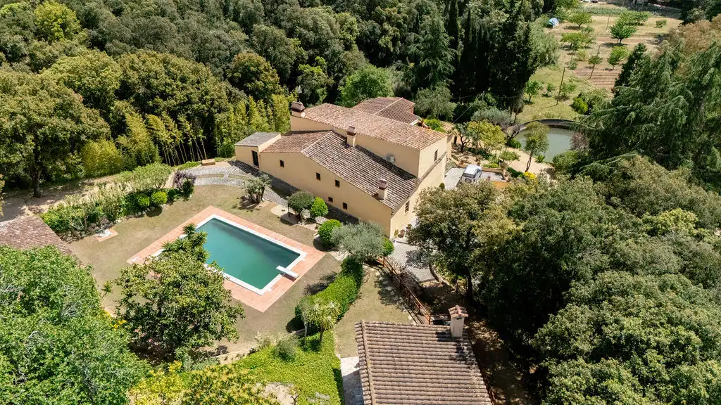 Casa rústica con piscina en venta en Arenys de Munt
