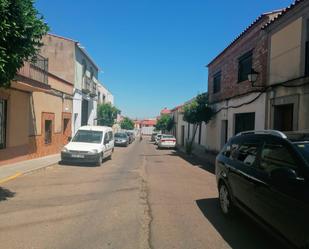 Exterior view of Single-family semi-detached for sale in Oliva de Mérida