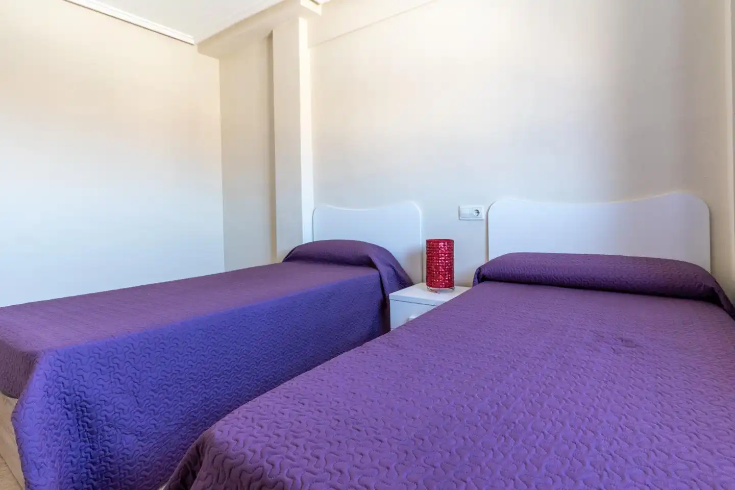Schlafzimmer von Einfamilien-Reihenhaus zum Verkauf in Santa Pola mit Klimaanlage, Privatgarten und Terrasse