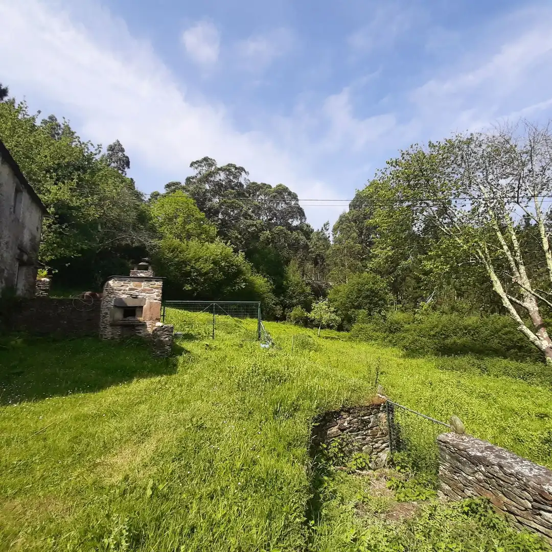 Finca rústica en venda en Viveiro amb Jardí privat