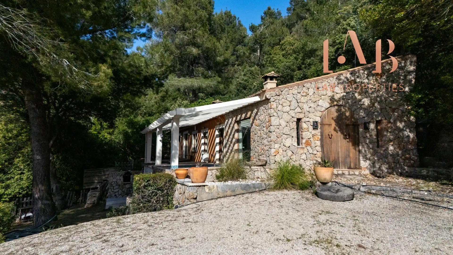 Vista exterior de Finca rústica en venda en Esporles amb Aire condicionat, Calefacció i Jardí privat