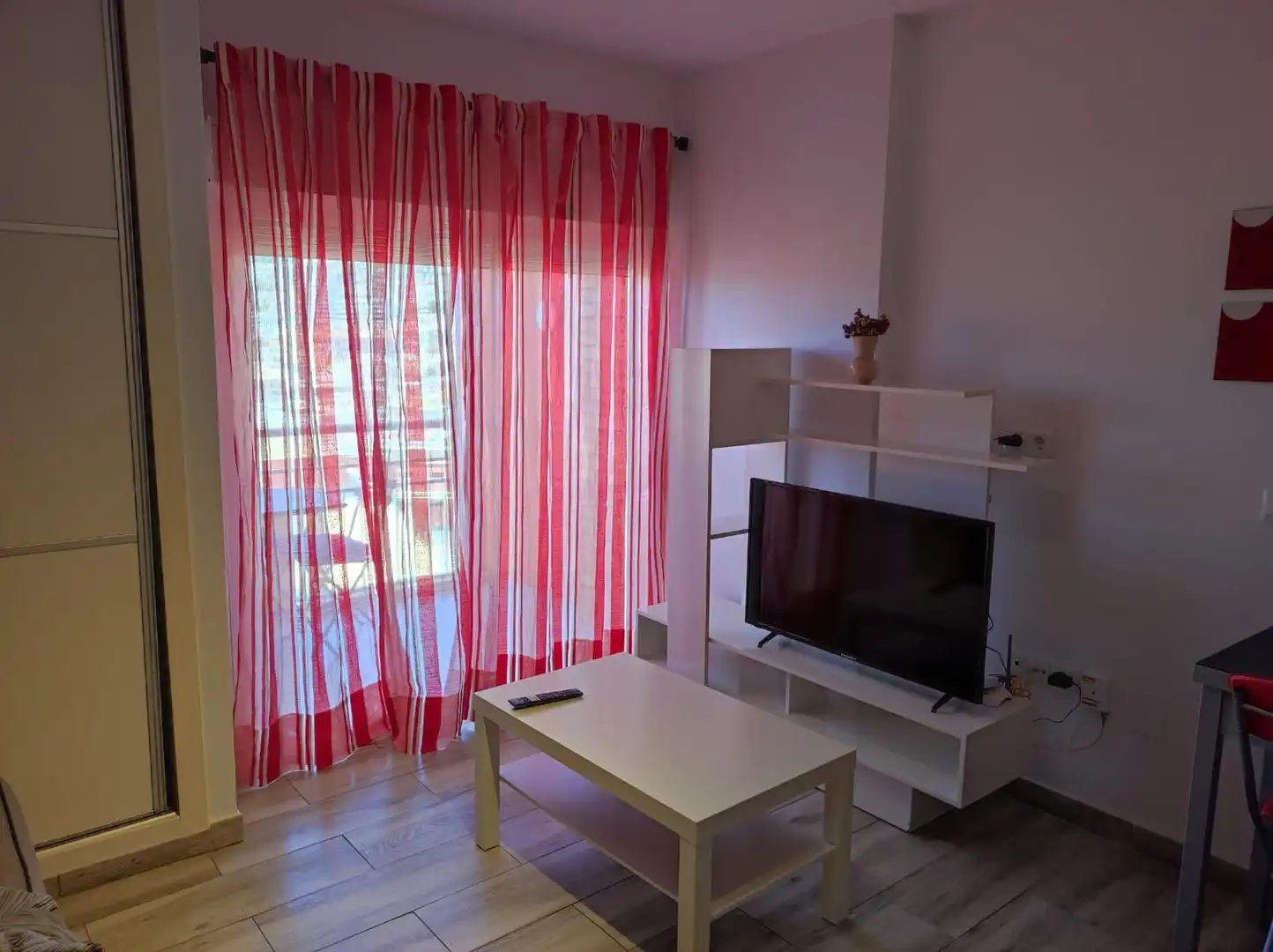 Sala d'estar de Estudi de lloguer en Benalmádena amb Aire condicionat, Calefacció i Terrassa
