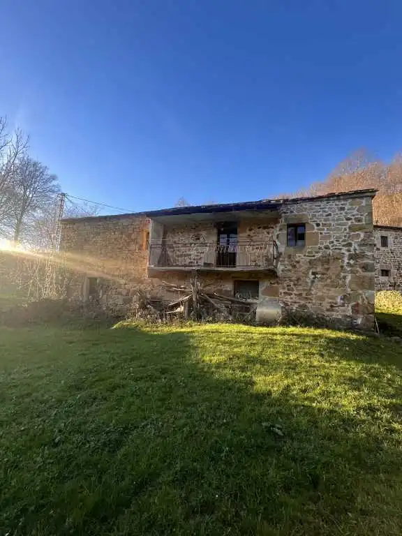 Vista exterior de Casa o xalet en venda en Selaya amb Jardí privat i Balcó