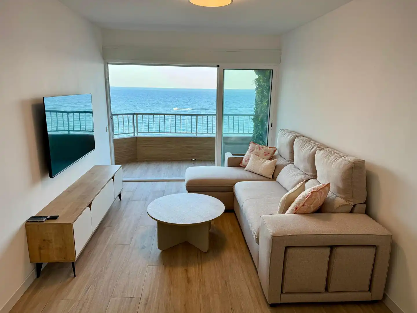 Living room of Flat for rent in El Campello  with Air Conditioner, Heating and Terrace