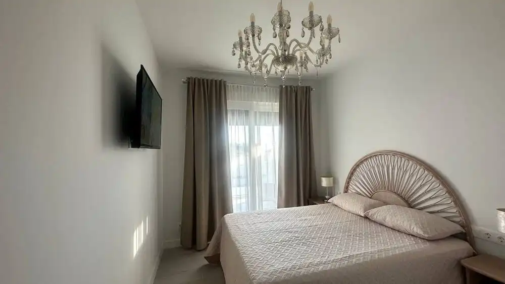 Schlafzimmer von Wohnungen zur Miete in Estepona mit Klimaanlage, Terrasse und Abstellraum