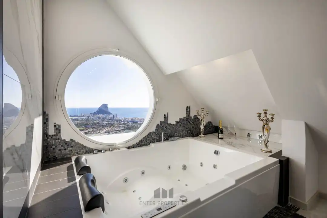 Bathroom of Flat for rent in Calpe / Calp  with Air Conditioner, Heating and Terrace