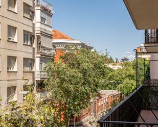 Exterior view of Flat for sale in  Madrid Capital  with Terrace and Balcony