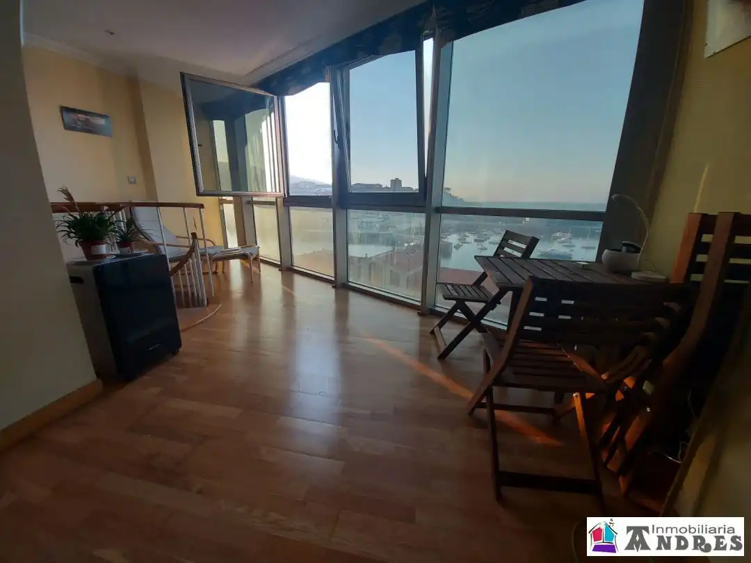 Sala de estar de Dúplex en venta en Bermeo con Calefacción