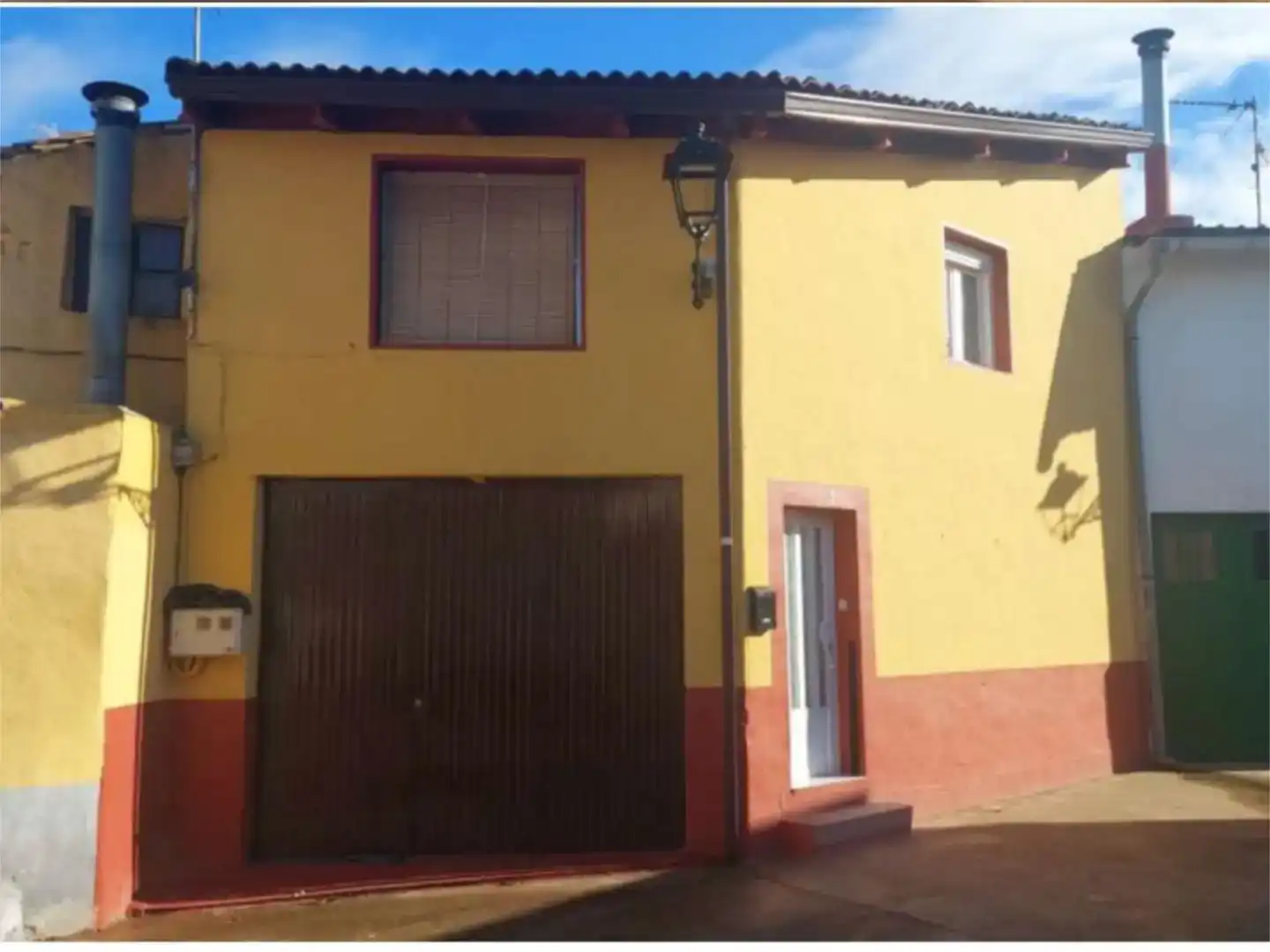 Vista exterior de Finca rústica en venda en Huércanos amb Balcó