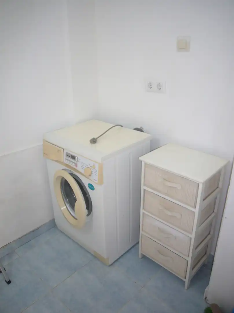 Schlafzimmer von Erdgeschoss zum Verkauf in A Coruña Capital  mit Möbliert, Ofen und Waschmaschine