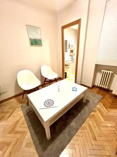Living room of Flat for rent in Madrid  with Air Conditioner, Heating and Parquet flooring