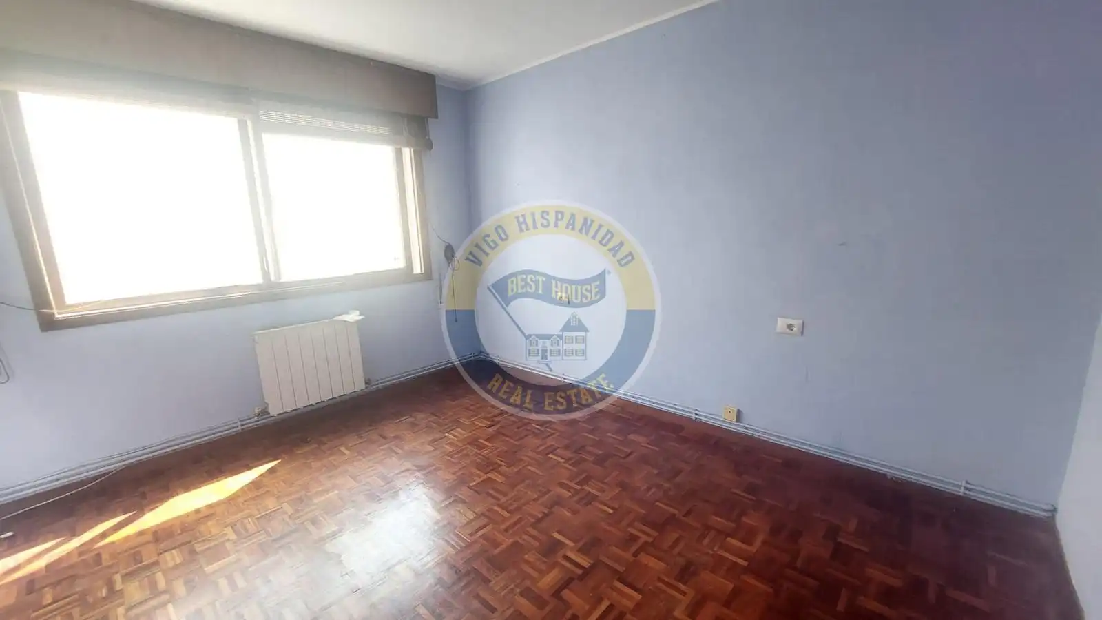 Pis en venda en Vigo  amb Calefacció, Parquet i Traster