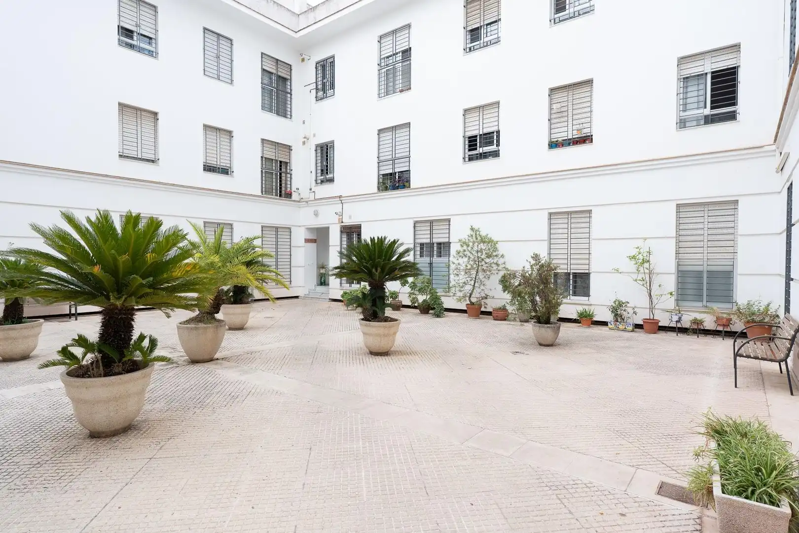 Vista exterior de Piso en venta en Sevilla con Balcón