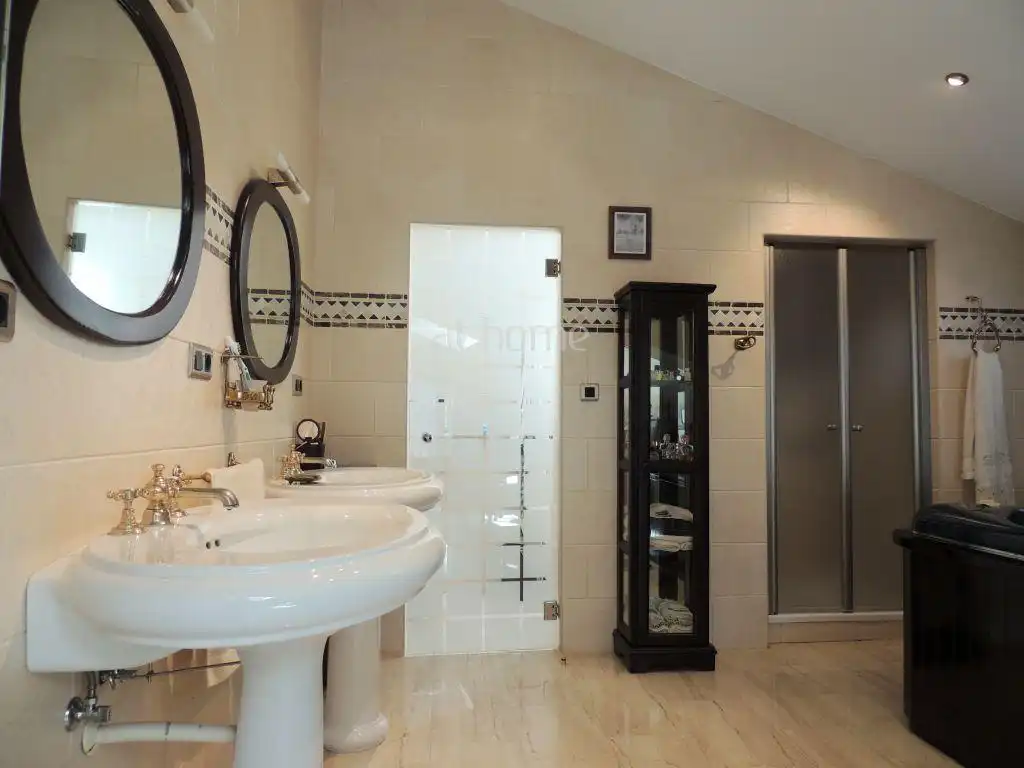 Baño de Finca rústica en venta en Puçol con Aire acondicionado, Calefacción y Jardín privado