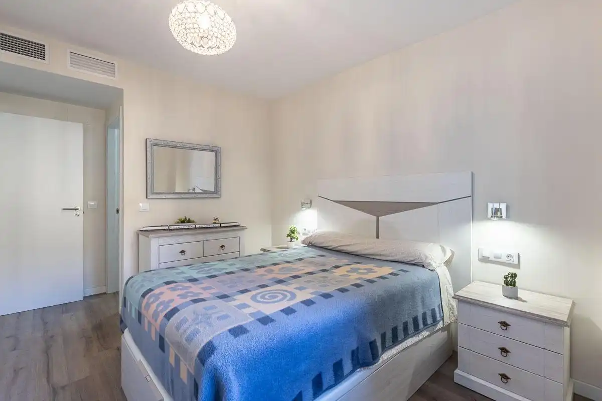Bedroom of Flat for sale in Granada  with Heating, Terrace and Storage room