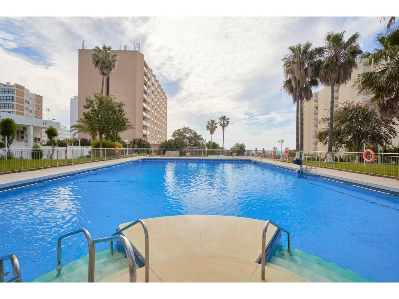 Swimming pool of Apartment for sale in Benalmádena  with Air Conditioner, Heating and Terrace