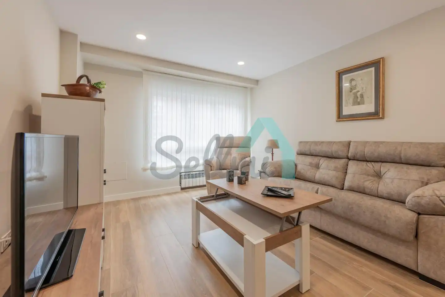 Living room of Flat for sale in Oviedo   with Heating and Furnished