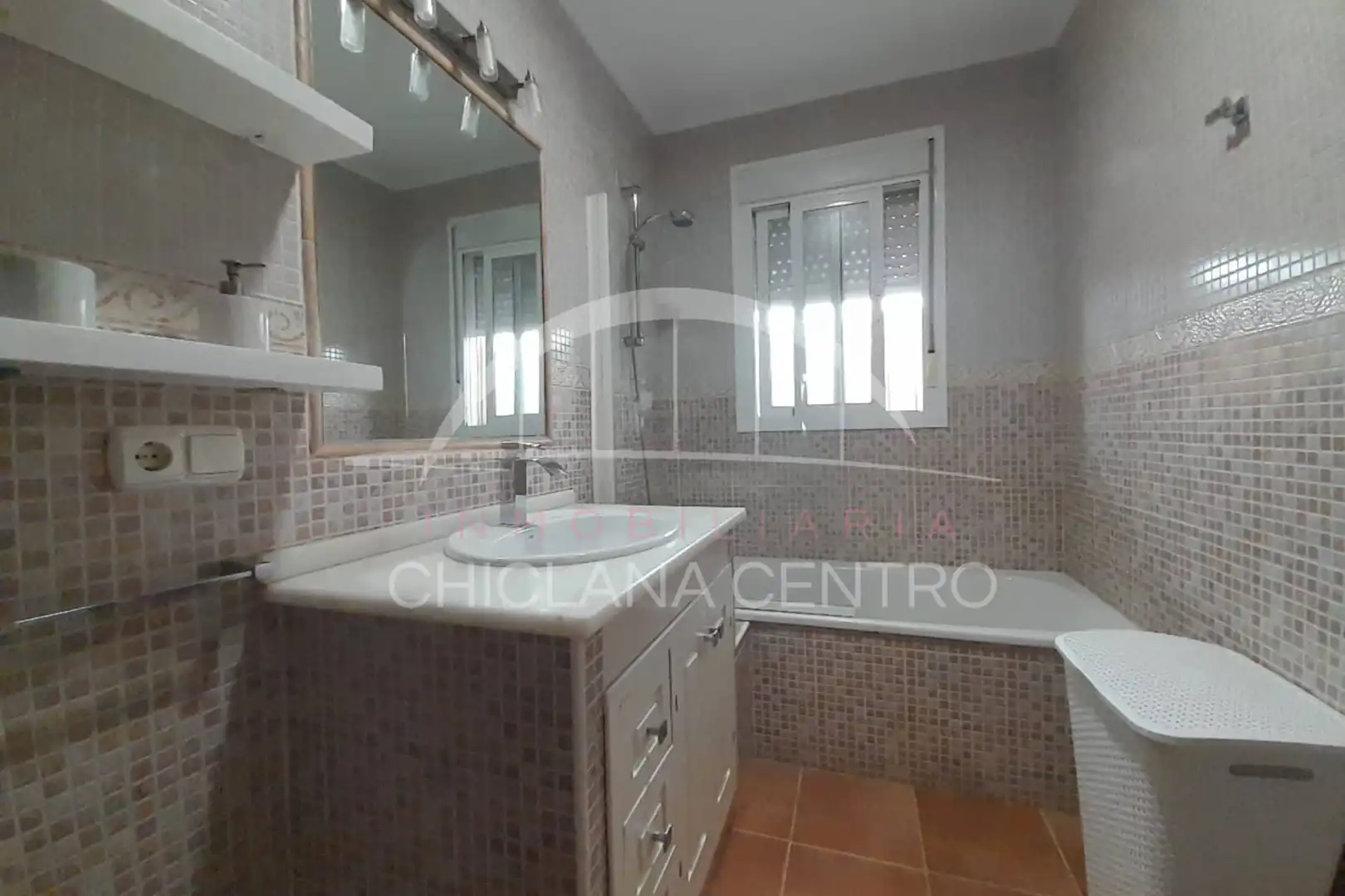 Bany de Casa o xalet en venda en Chiclana de la Frontera amb Jardí privat, Traster i Piscina